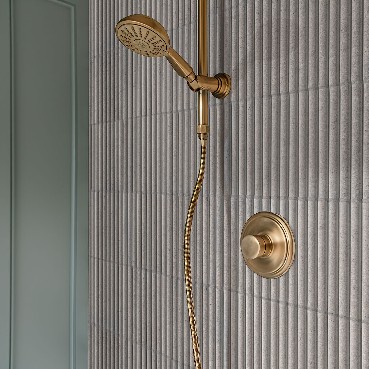 ceniza countertop in a bathroom