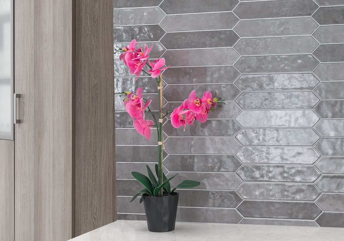 Renzo Storm 2.5x13 Pickett Wall Tile countertop installed