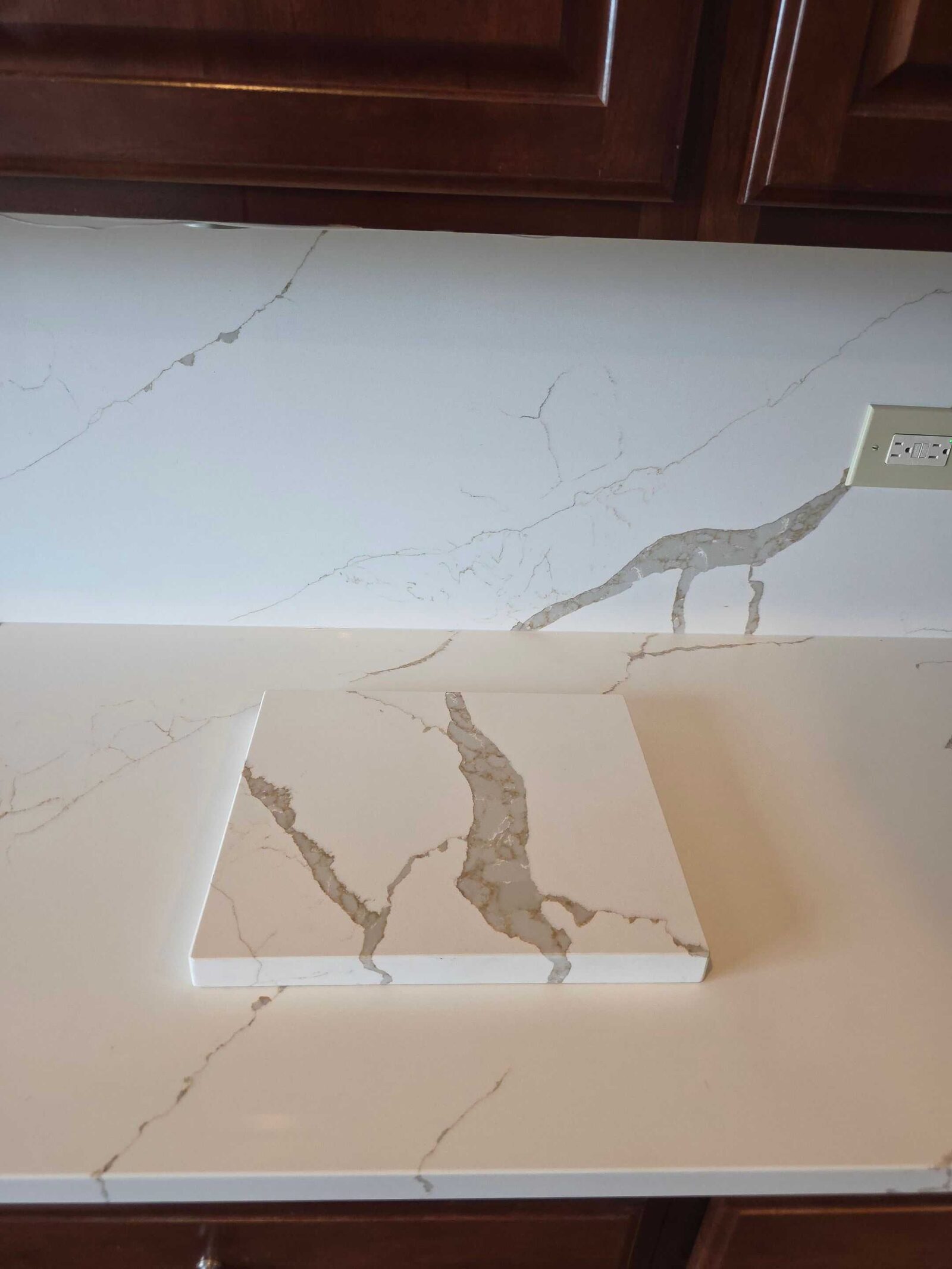 Close view of the quartz vein running off the counter edge onto the waterfall return