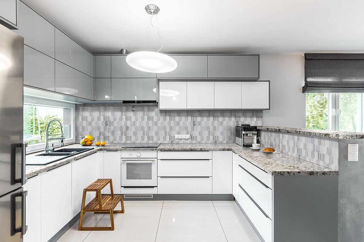 Harlow Picket 8mm — installed (view 2)