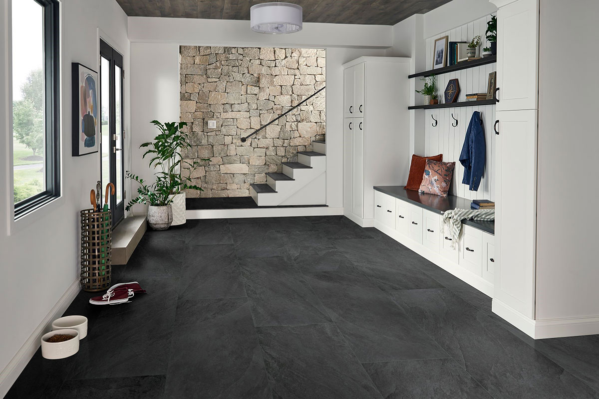Midnight Montage countertop in a backsplash — view 5