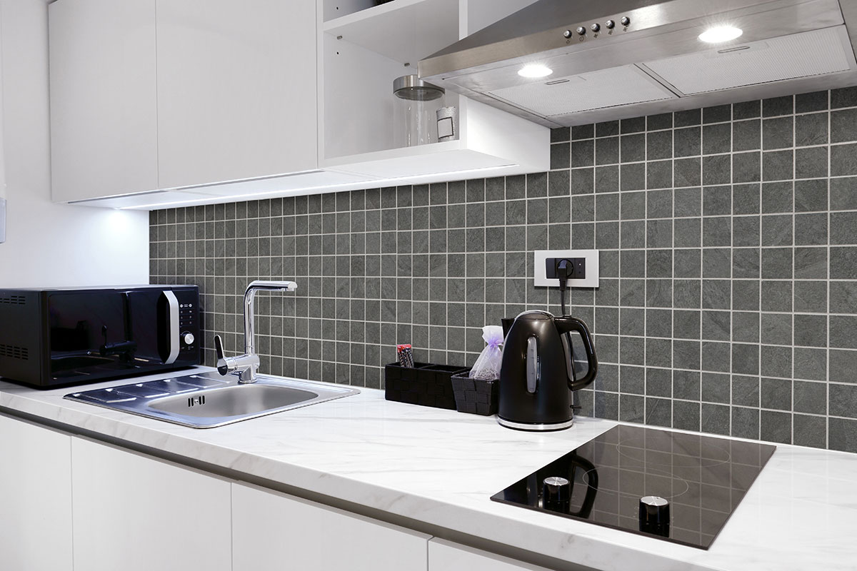 Midnight Montage countertop in a backsplash — view 7