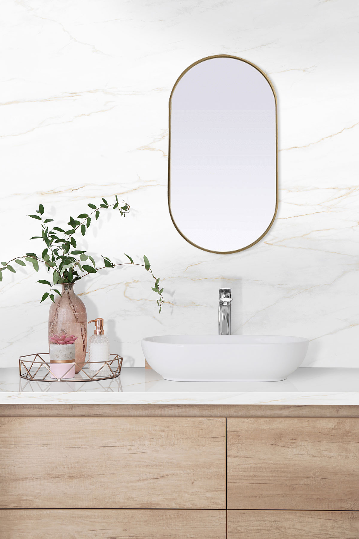 Calacatta Corrinna — installed in a bathroom (scene 0473)