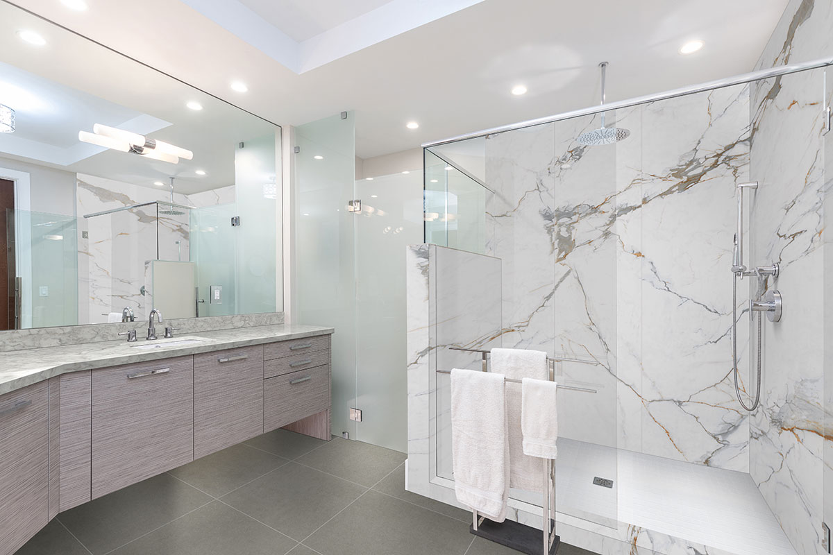 Azure Regal Calacatta — installed in a bathroom (scene 1146)
