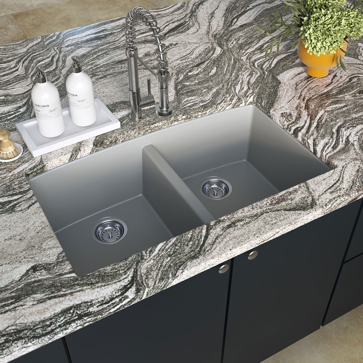 Gray Mist — close-up in a kitchen (scene 1048)