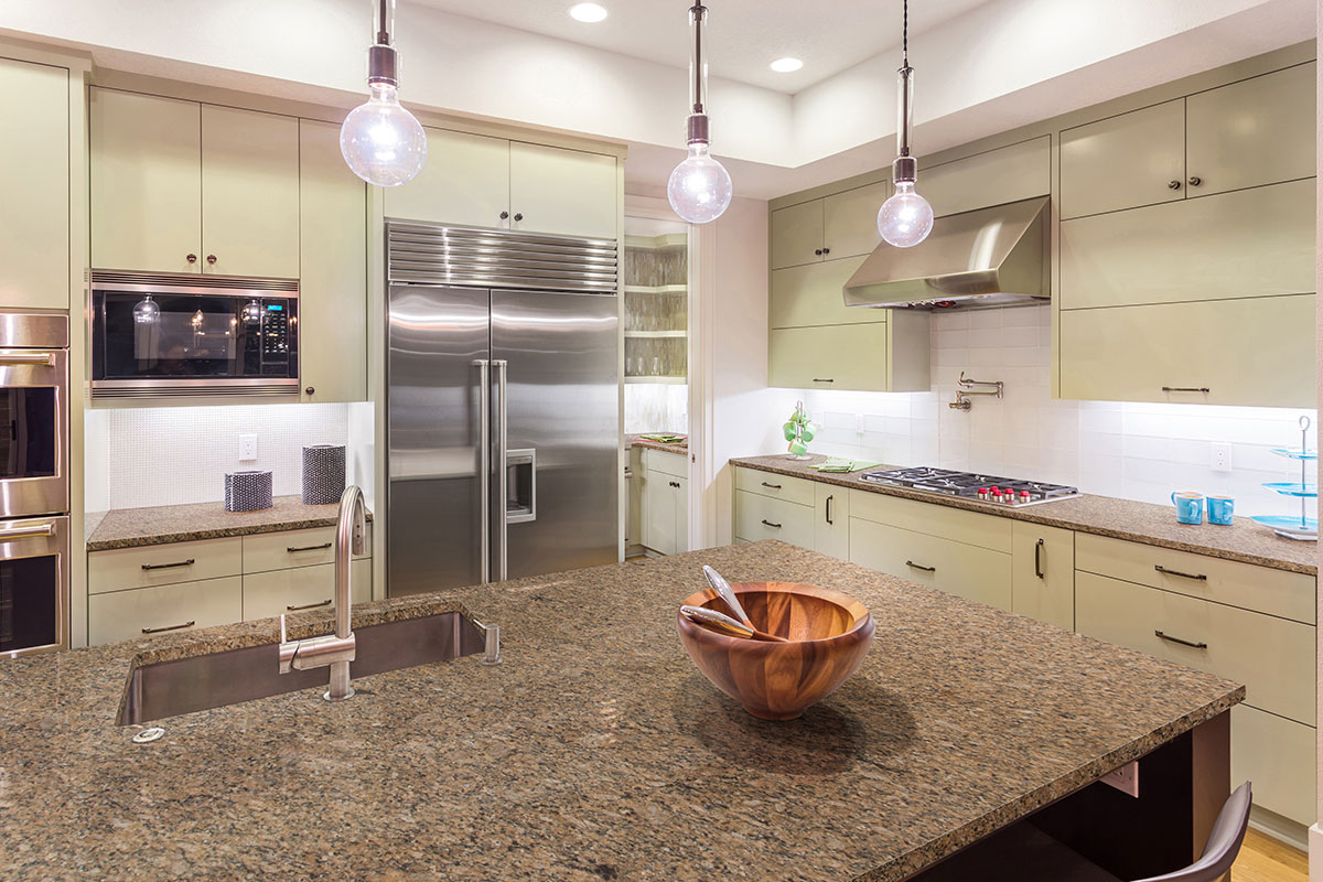 New Venetian, Gold — installed (view 3)