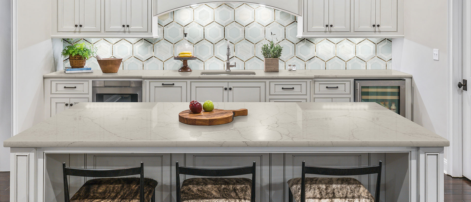 Calacatta Valentin Quartz countertop installed — view 3